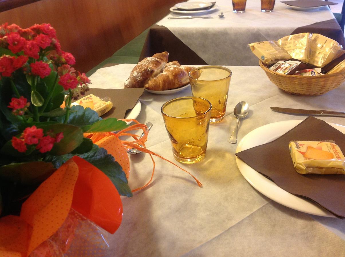 Hotel Trattoria Contini Sorbolo Bagian luar foto
